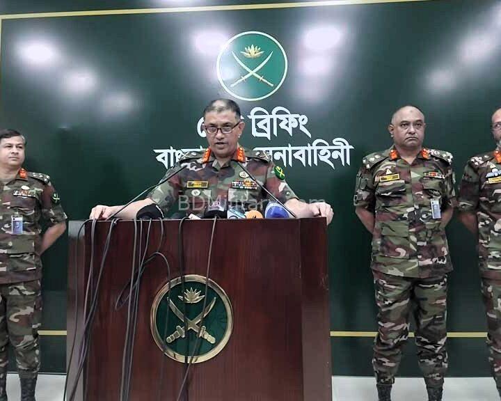 Bangladesh Army Takes 15 Officers into Custody Following Arrest Warrants Over Alleged Crimes Against Humanity